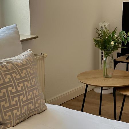 Raha Apartments - Modernes Studio-Apartment - Hbf - Gratis Parkplatz Erfurt Dış mekan fotoğraf