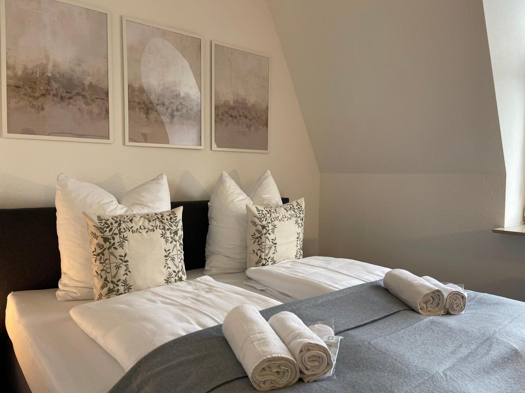Raha Apartments - Modernes Studio-Apartment - Hbf - Gratis Parkplatz Erfurt Dış mekan fotoğraf