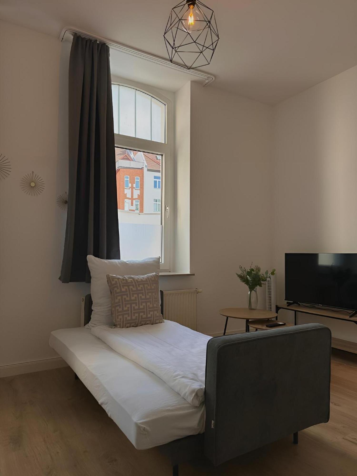 Raha Apartments - Modernes Studio-Apartment - Hbf - Gratis Parkplatz Erfurt Dış mekan fotoğraf