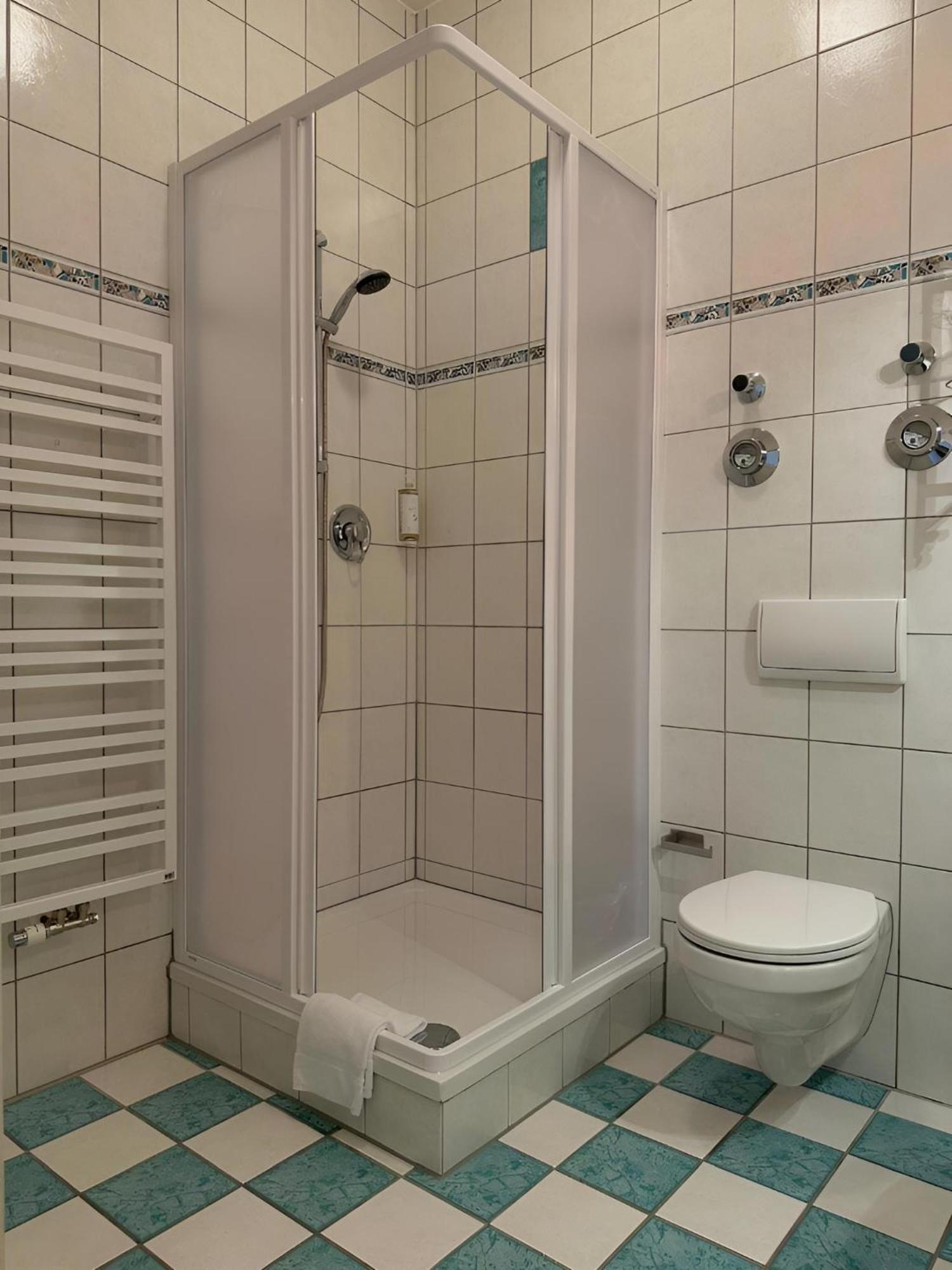 Raha Apartments - Modernes Studio-Apartment - Hbf - Gratis Parkplatz Erfurt Dış mekan fotoğraf