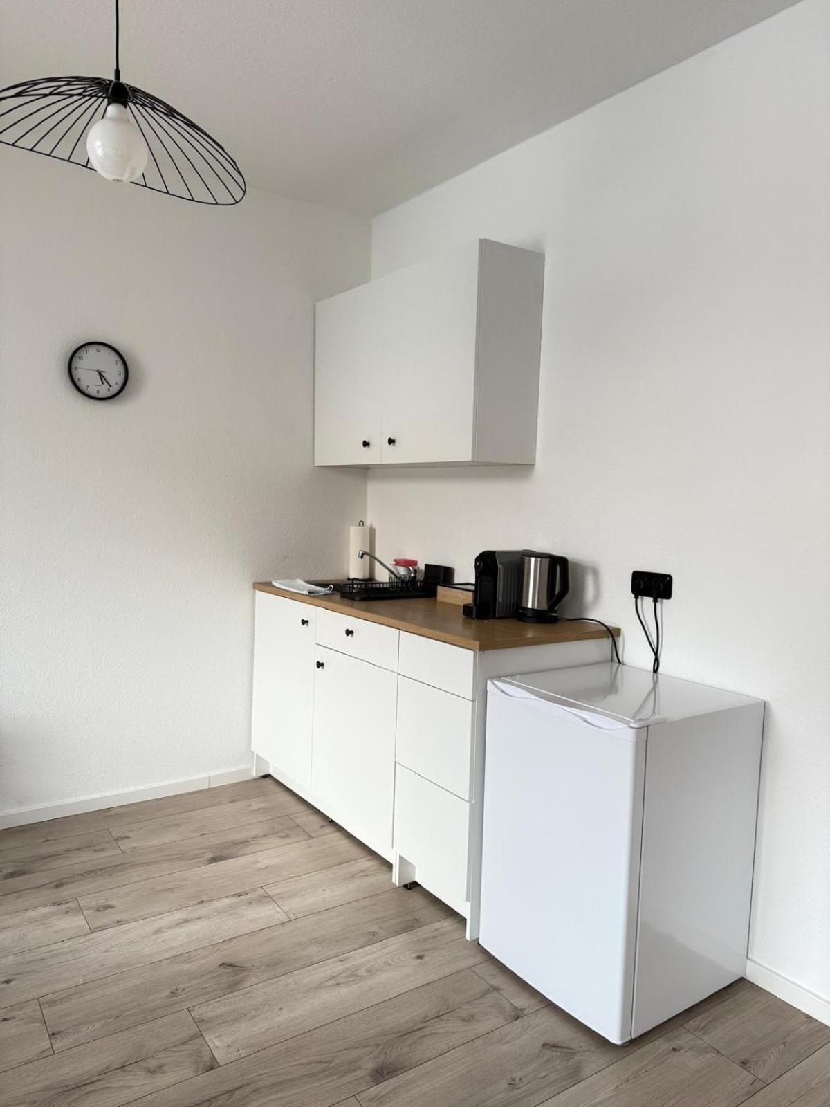 Raha Apartments - Modernes Studio-Apartment - Hbf - Gratis Parkplatz Erfurt Dış mekan fotoğraf