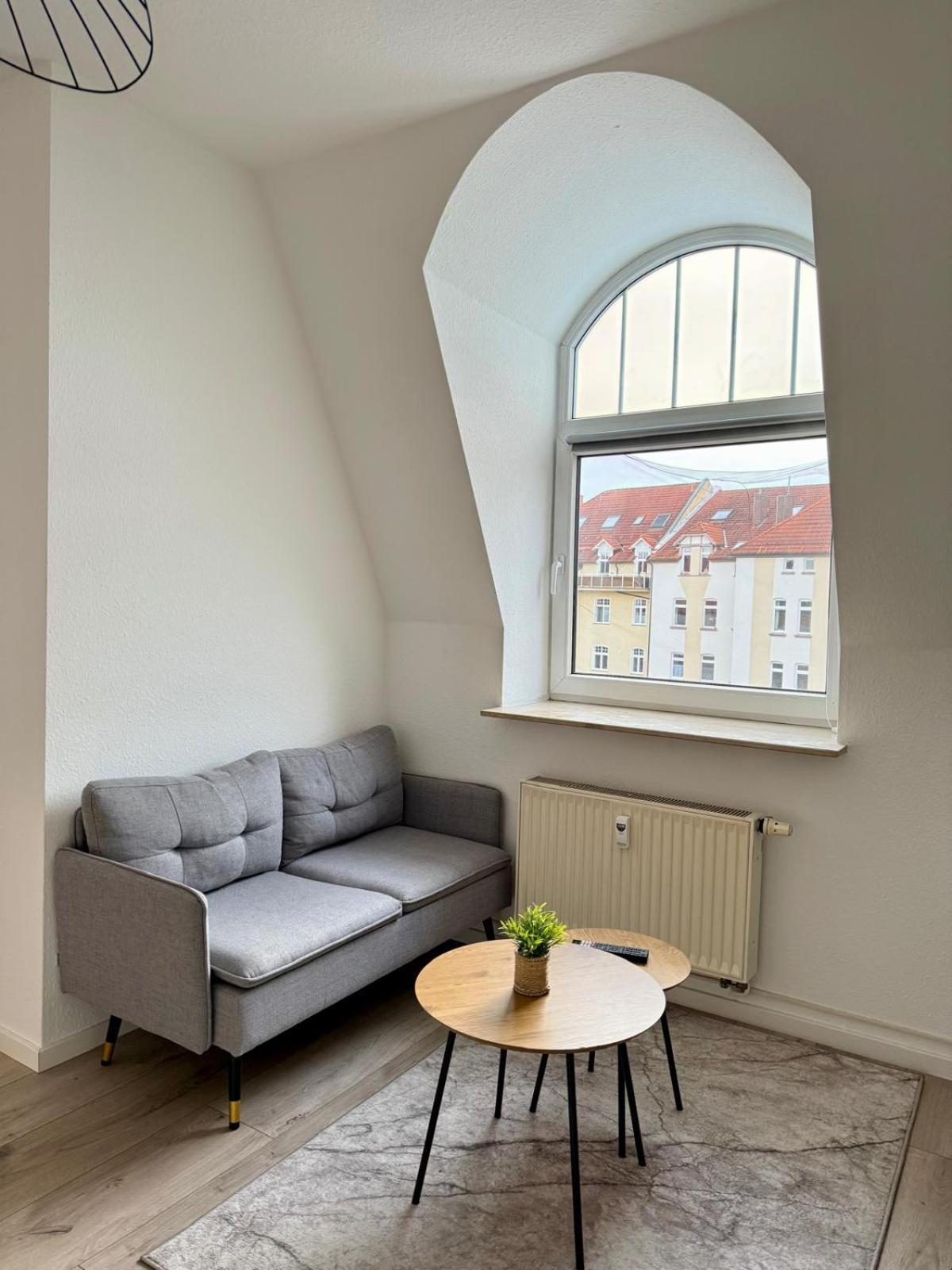 Raha Apartments - Modernes Studio-Apartment - Hbf - Gratis Parkplatz Erfurt Dış mekan fotoğraf