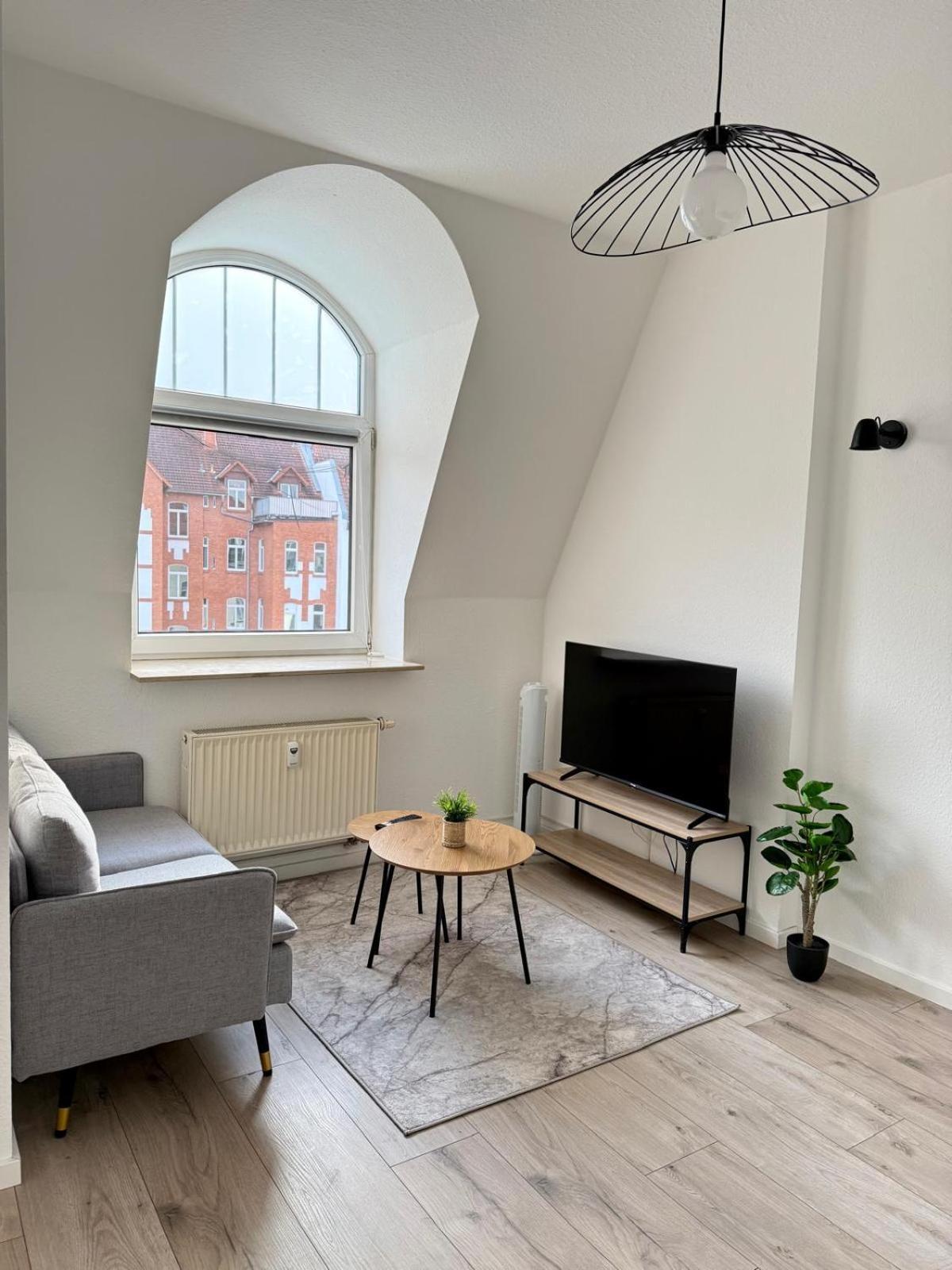 Raha Apartments - Modernes Studio-Apartment - Hbf - Gratis Parkplatz Erfurt Dış mekan fotoğraf