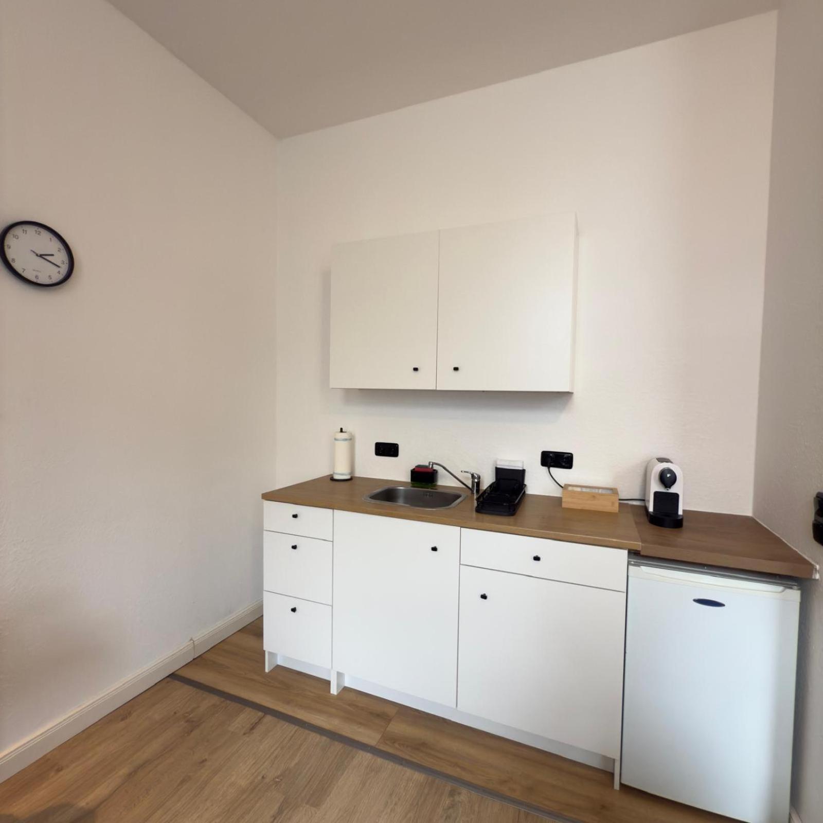 Raha Apartments - Modernes Studio-Apartment - Hbf - Gratis Parkplatz Erfurt Dış mekan fotoğraf